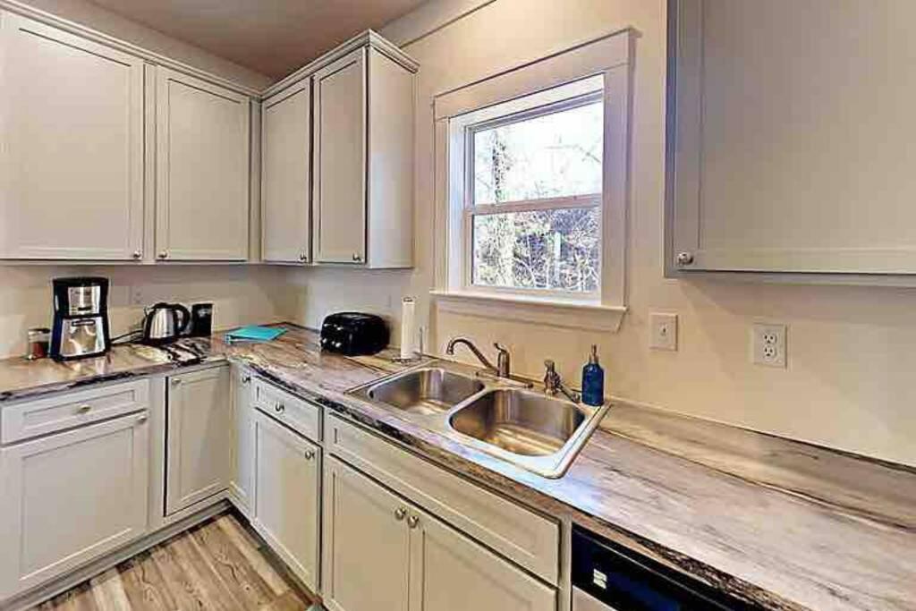 Serenity Views Comfort - Close To City & Parkway! Weaverville Экстерьер фото